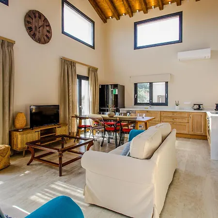 Lucas Villa